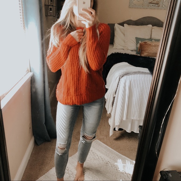 American Eagle Outfitters Sweaters - American Eagle Red Jegging Sweater